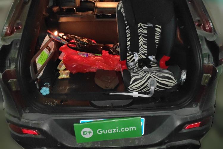 Used Jeep Cherokee 2016 2.4L Leading Smart Version
