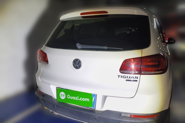 Used Volkswagen Tiguan 2015 1.8TSI Automatic All-Wheel-Drive Luxury Model
