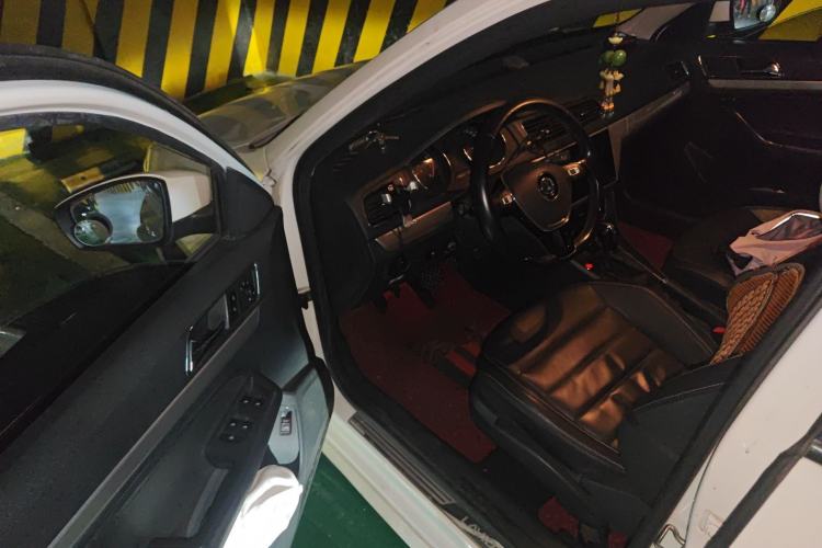 Used Volkswagen Lavida 2017 1.6L Automatic Comfort Edition
