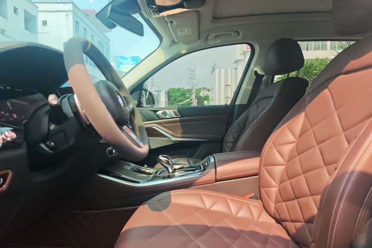 Used BMW X5 2022 xDrive 30Li Luxury M Sport Package
