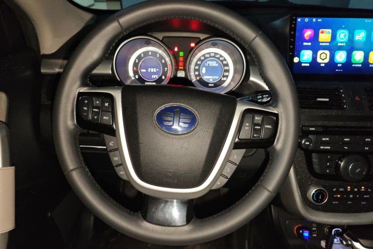 Used Bestune X80 2013 2.0L automatic luxury version Steering Wheel