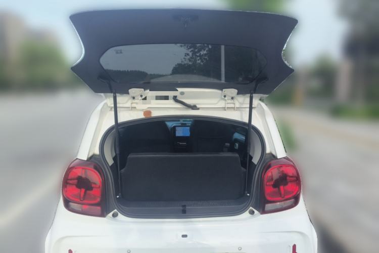 Used Roewe Clever 2022 311km QiQi BoBo Edition Trunk