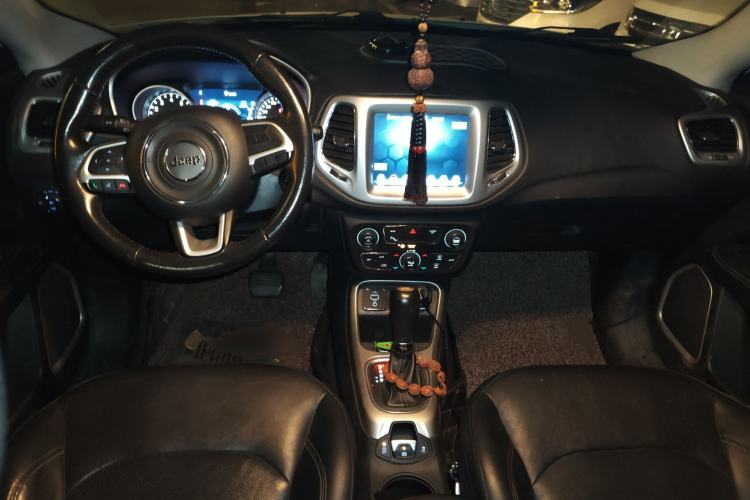 Used Jeep Compass 2019 200T Automatic Family Edition - Connected Large Screen Version Center Console