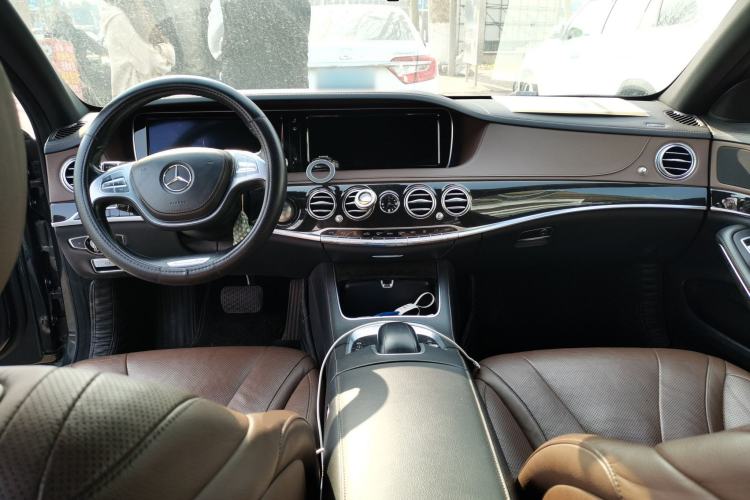 Used Mercedes-Benz S-Class 2014 S 400 L Prestige Edition Center Console