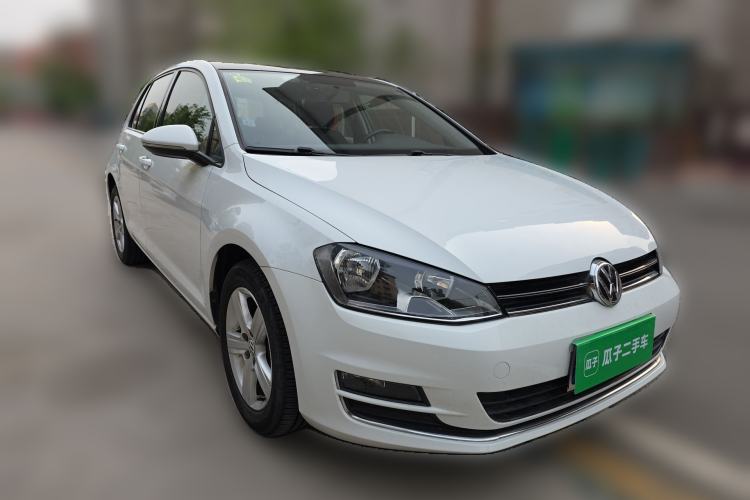 Used Volkswagen Golf 2015 1.4TSI Automatic Comfort Model Front Right 45 Deg