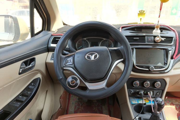 Used FAW Yingzhi 737 2015 1.5L Manual Deluxe Navigation Version Steering Wheel