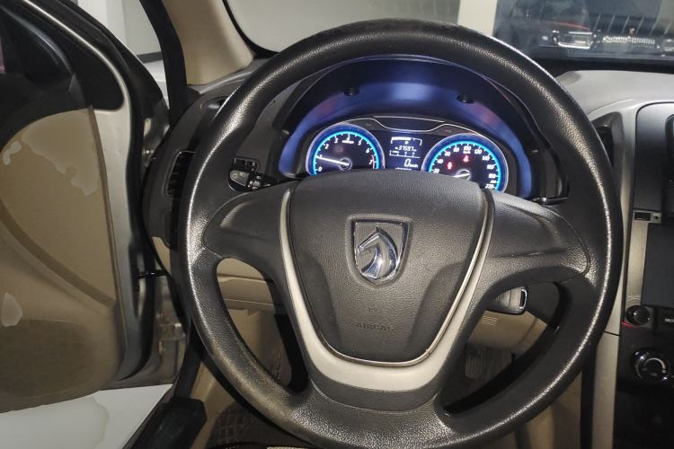 Used Baojun 610 2014 1.5L manual Comfort trim level