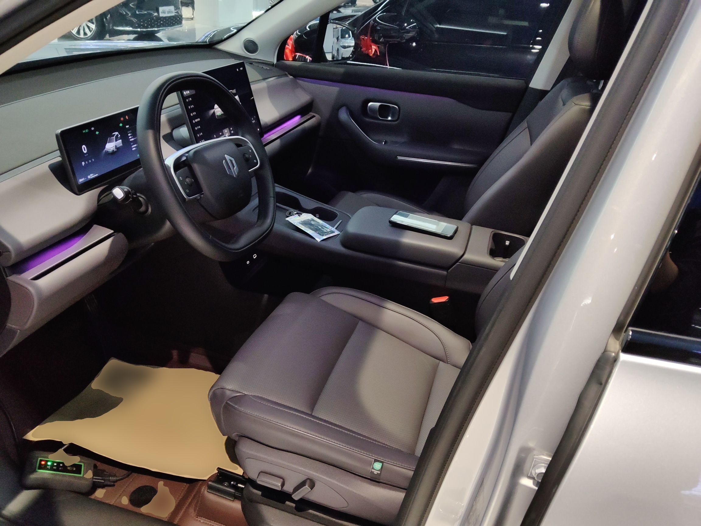 المقاعد الأمامية داخل السيارة