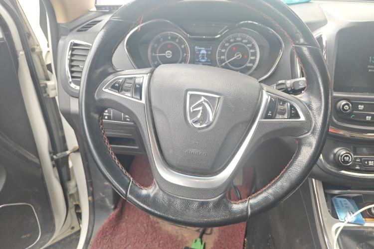 Used Baojun 560 2016 1.8L Manual Luxury Edition