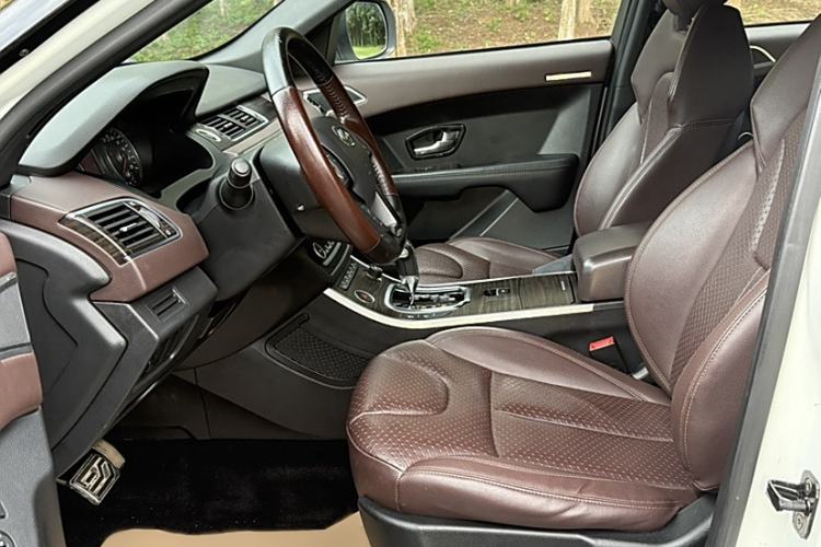 Used Land X7 2015 2.0T Panoramic Prestige Edition
