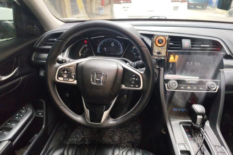 Used Honda Civic 2016 220TURBO CVT Luxury Edition
