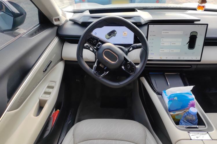 Used Lynk & Co 08 EM-P 2025 245km Ultra-Long Range Halo Steering Wheel