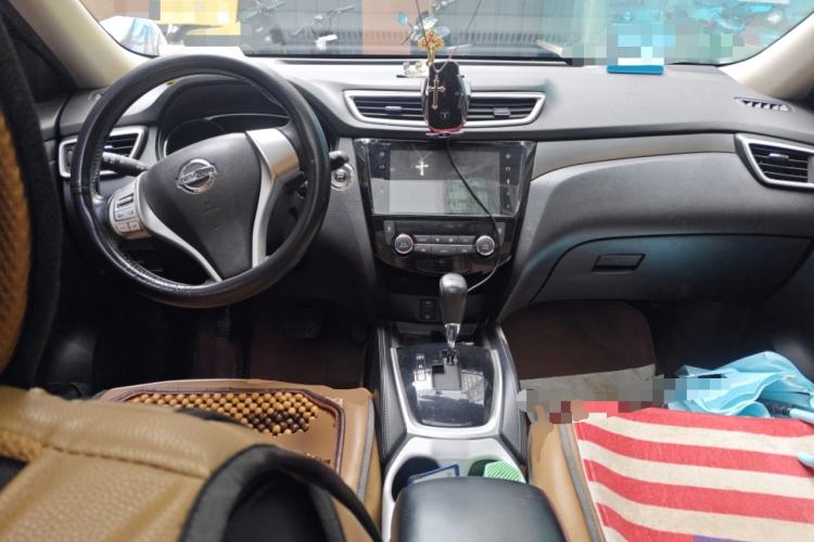 Used Nissan X-Trail 2014 2.0L CVT Comfort Edition 2WD Center Console