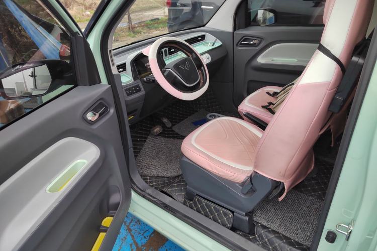 Used Wuling Hongguang MINIEV 2022 Macaron Premium Model – Lithium Iron Phosphate Driver Seat
