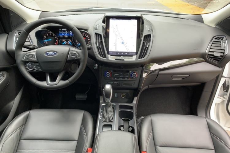 Used Ford Kuga 2019 EcoBoost 180 Two-Wheel-Drive Titanium Plus Model China VI Standard Interior 2