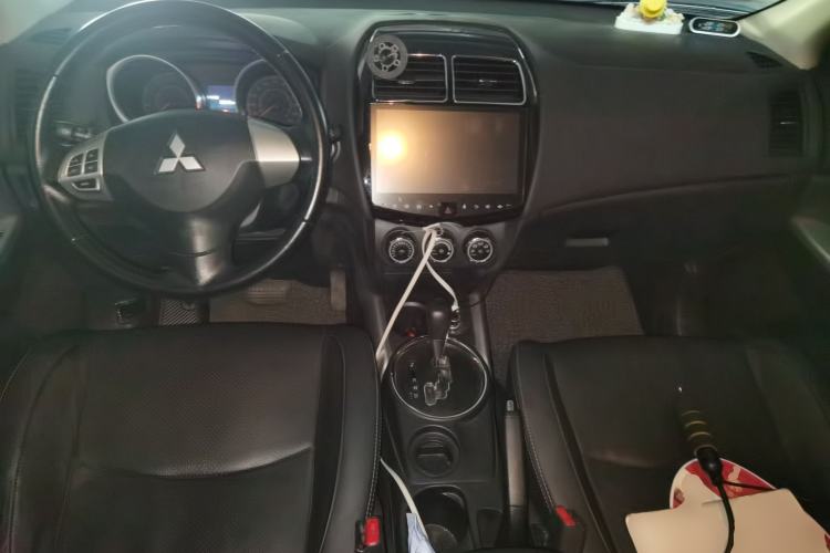 Used Mitsubishi ASX 2016 2.0L CVT Two-Wheel Drive Navigation Edition Center Console