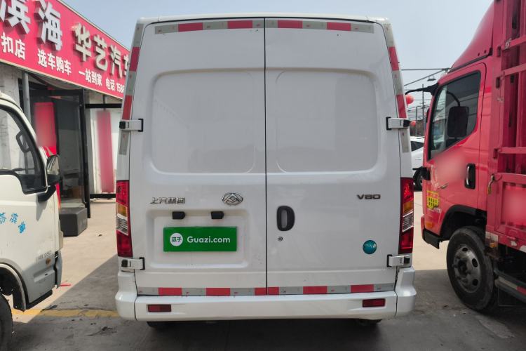 Used SAIC MAXUS Xintu V80 2021 2.0T Manual Classic City Delivery King Long Wheelbase Mid-Roof 3 Seats
