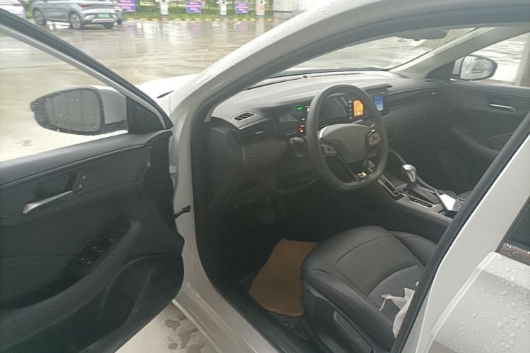 Used Roewe i5 2023 1.5L CVT Luxury Edition