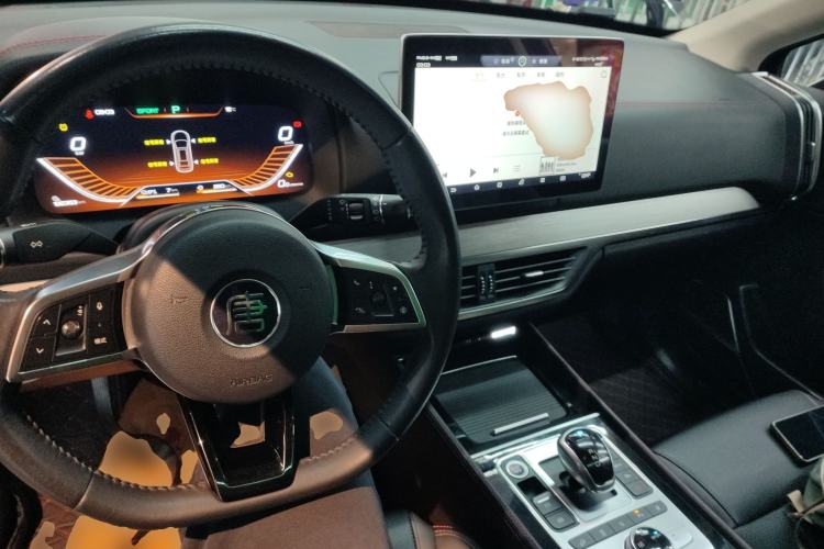 Used BYD Tang New Energy 2018 DM 2.0T All-Wheel Drive Smart Connectivity Luxury Model 7 Seats China V Emission Standard Center Console