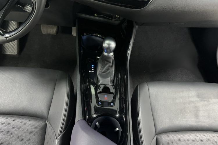 Used Toyota IZOA 2018 2.0L Yichi Edition China V Standard