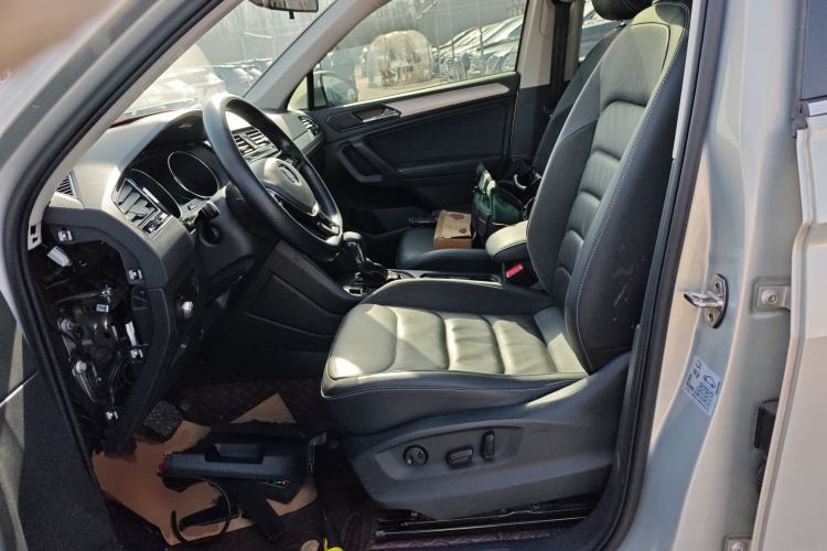 Used Volkswagen Tiguan L 2019 Revised Version 280TSI Automatic Two-Wheel Drive Panoramic Comfort Edition China VI Standard