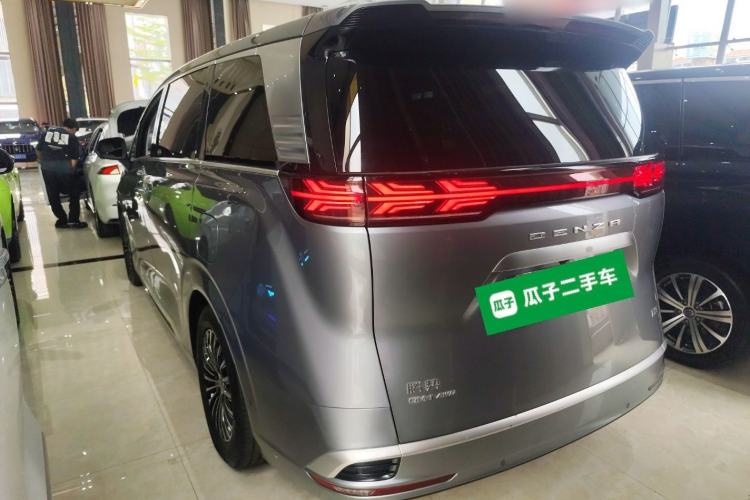 Used Denza D9 2022 DM-i 970 Four-Wheel Drive Flagship Model
