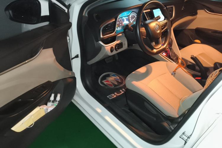 Used Buick GT 2015 15N Automatic Elite Version Driver Seat