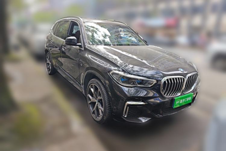 Used BMW X5 2022 Restyled xDrive 40Li M Sport Package Front Right 45 Deg