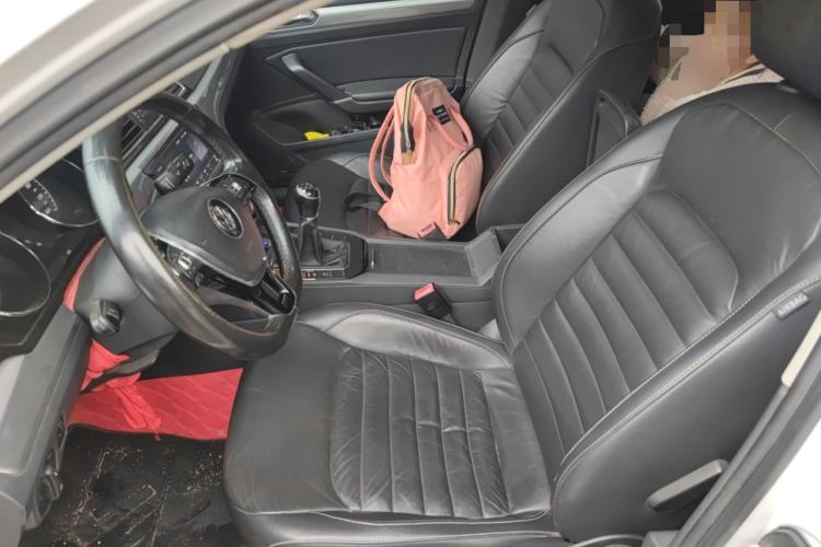 Used Volkswagen Lamando 2017 280TSI Manual Comfort Edition Left Front Seat