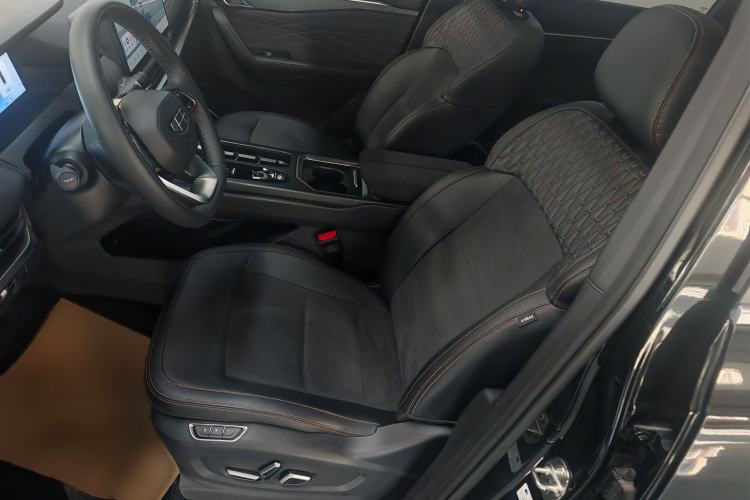 Used Geely Auto Haoyue L 2025 2.0T DCT Luxury Edition