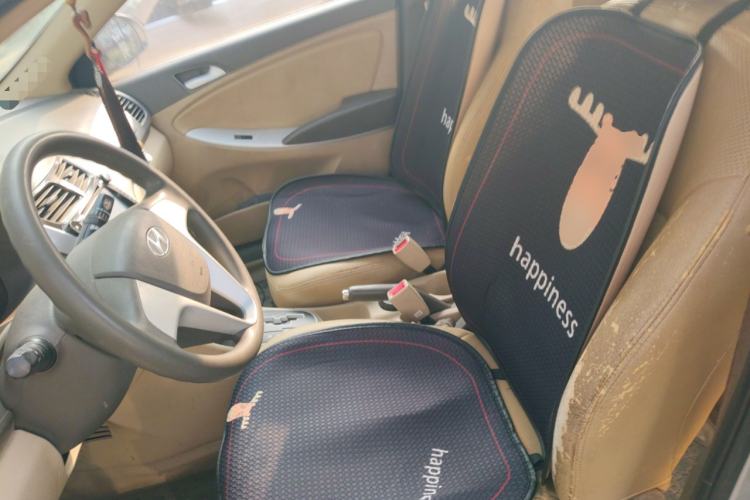 Used Hyundai Verna (older generation) 2013 Sedan 1.4L Automatic Standard GL Model Left Front Seat