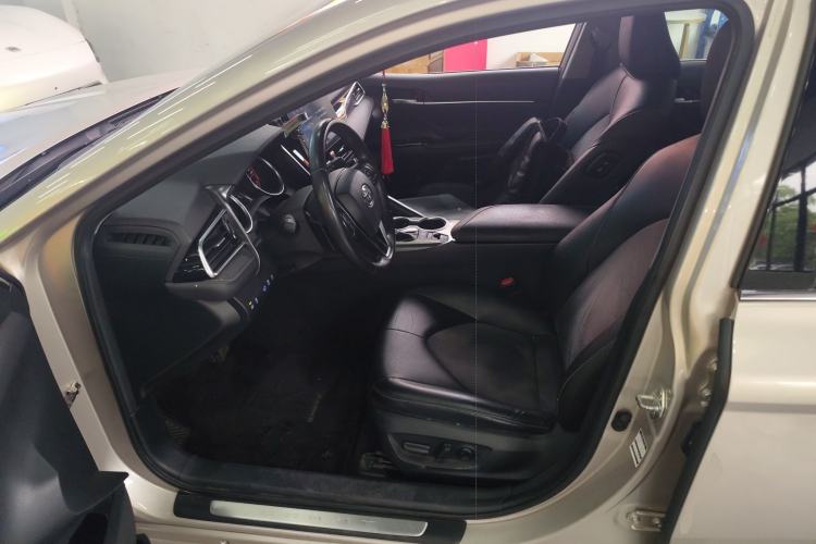 Used Toyota Camry 2021 2.0S FENGSHANG Edition
