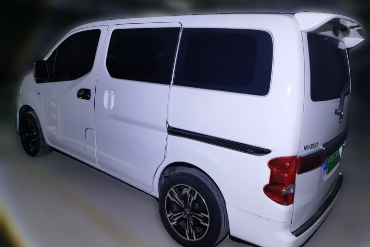 Used Nissan NV200 2011 1.6L 223 Seats Deluxe Version Rear Left 45 Deg