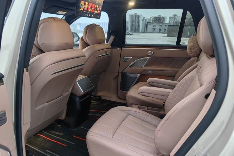 Used ONVO Luxeed L90 2025 Model—Max Six-Seater Version Left Rear Seat