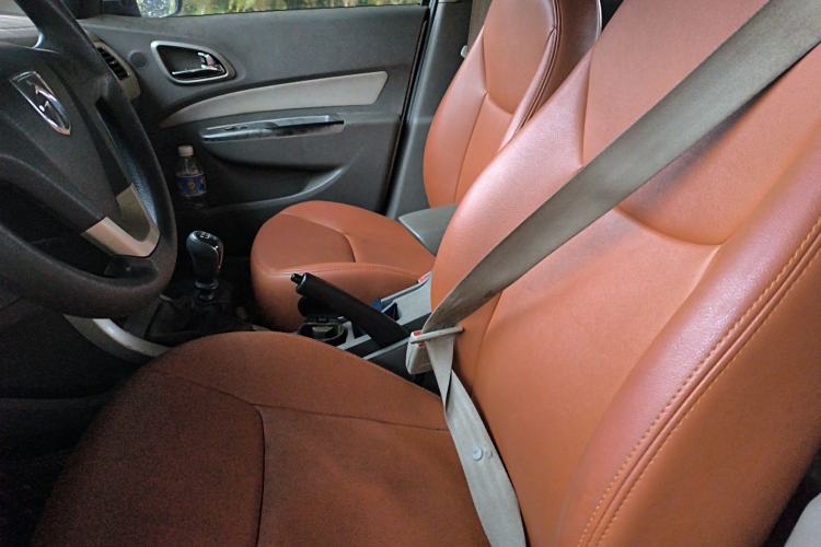 Used Baojun 630 2013 1.5L manual Entry-level trim
