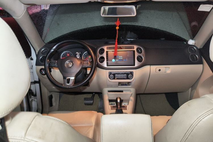 Used Volkswagen Tiguan 2012 1.8TSI Automatic Two-Wheel Drive Trend Edition Center Console