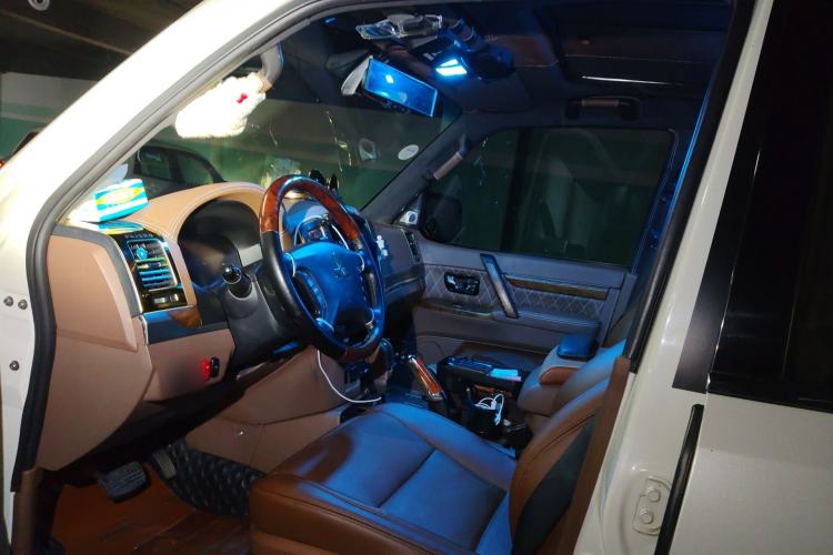 Used Mitsubishi Pajero 2018 3.0L Automatic Comfort Edition Left Front Seat