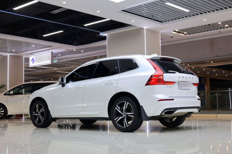 Used Volvo XC60 2018 T5 4x4 Smart & Sporty Edition Exterior 3