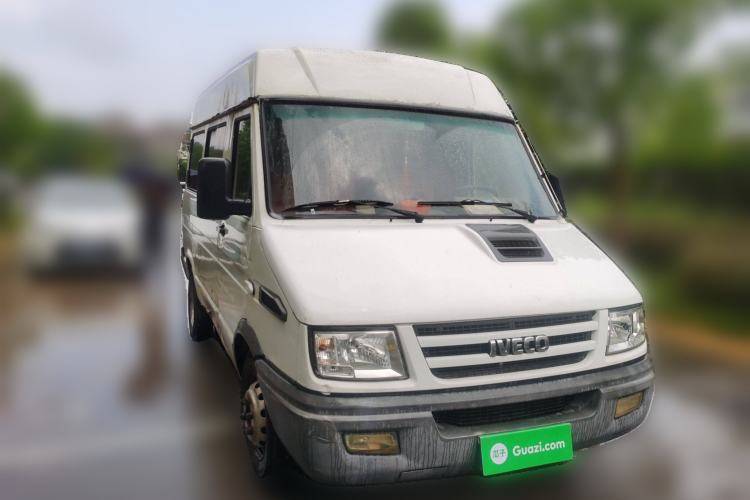 Used Iveco Daily 2017 2.5T A35 Passenger Van 5-7 Seats Model 47Z5
