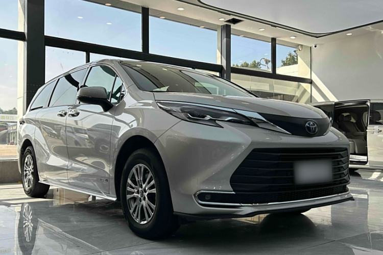Used Toyota Sienna 2021 2.5L Hybrid Comfort Edition