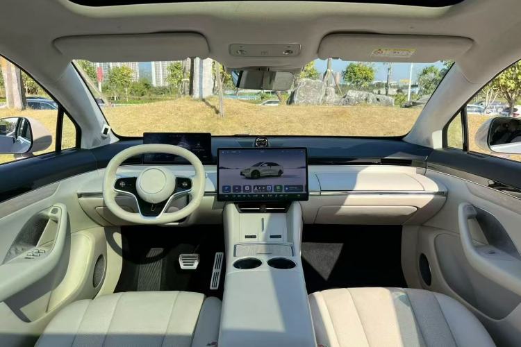 Used Hima Luxeed R7 2025 Range-Extended Version 251 km Max Interior 1