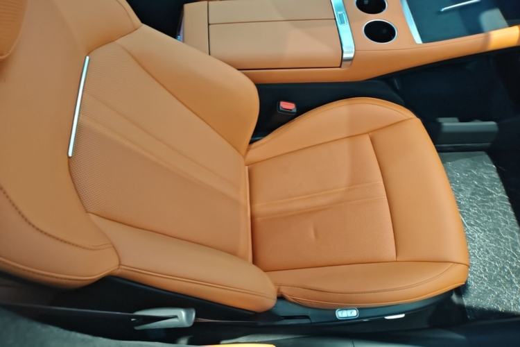 Used Xiaomi Auto YU7 2025 Ultra-Long Range High-Performance All-Wheel-Drive Max Edition Right Front Seat