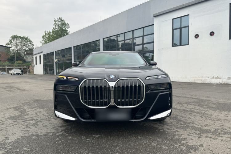 Used BMW 7 Series 2023 735Li M Sport Package Exterior 1