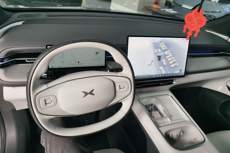 Used XPeng G6 2025 625 Long-Range Max Flagship Edition Center Console