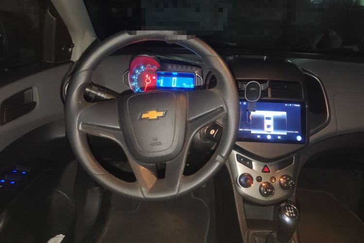 Used Chevrolet Aveo Sonic 2011 Sedan 1.4L MT SL
