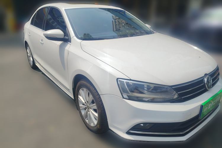 Used Volkswagen Sagitar 2015 1.6L Automatic Comfort Model
