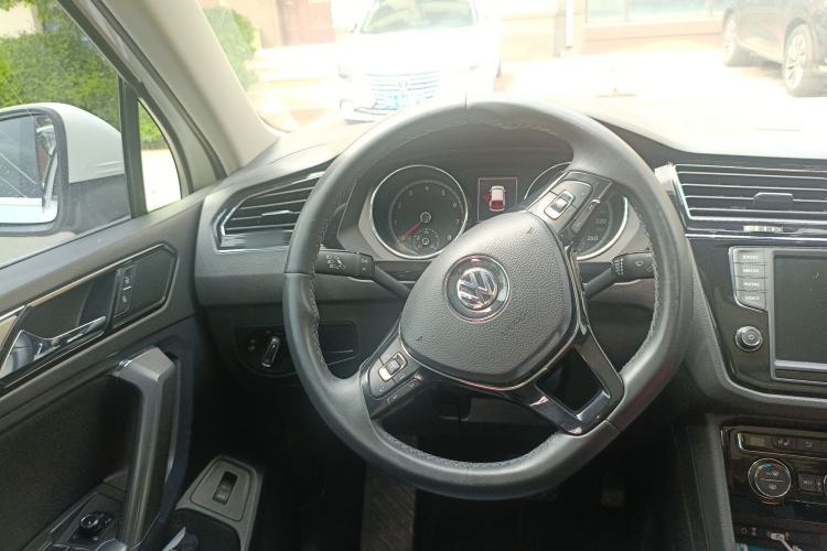 Used Volkswagen Tiguan L 2018 380TSI Automatic All-Wheel Drive Luxury Edition
