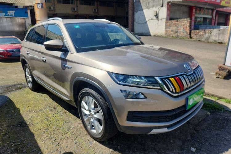 Used Skoda Kodiaq 2018 Facelifted TSI330 5-Seater Two-Wheel-Drive Luxury Enjoyment Edition Front Right 45 Deg