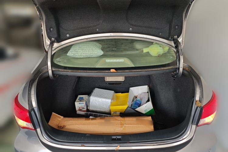 Used Nissan Sylphy 2012 Classic 1.6XE Automatic Comfort Edition Trunk