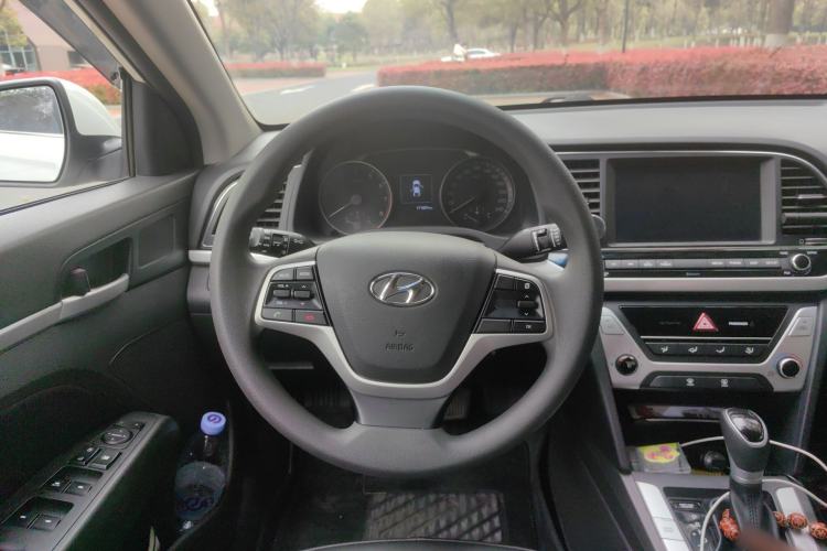Used Hyundai Elantra (6th Generation / Lingdong) 2016 1.6L Automatic ZhiXuan – Elite Version Steering Wheel